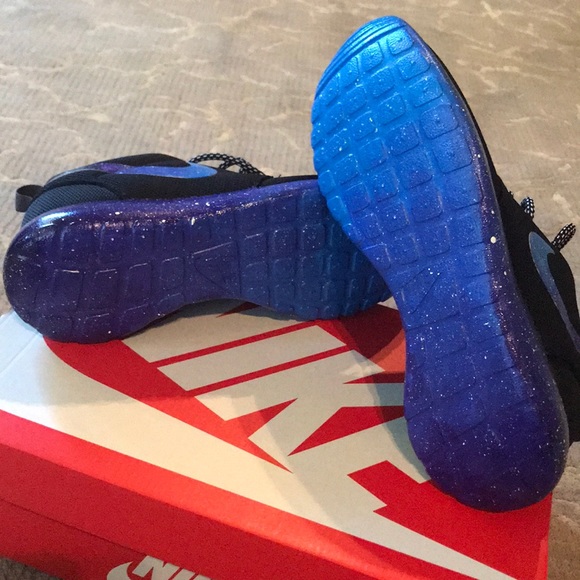 Brand new Nike roshe one custom - Picture 2 of 2